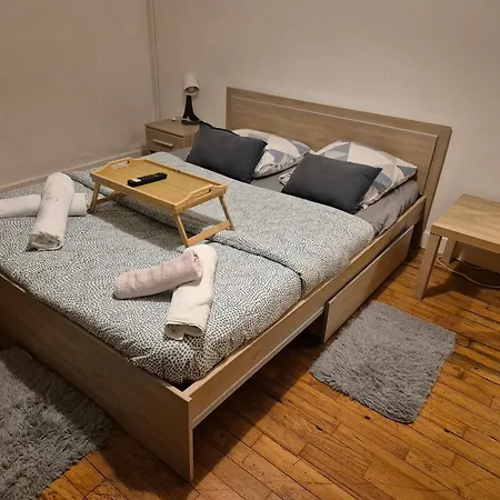 Maison De Avec Terrasse Et Tv Dans Les 4 Brest
